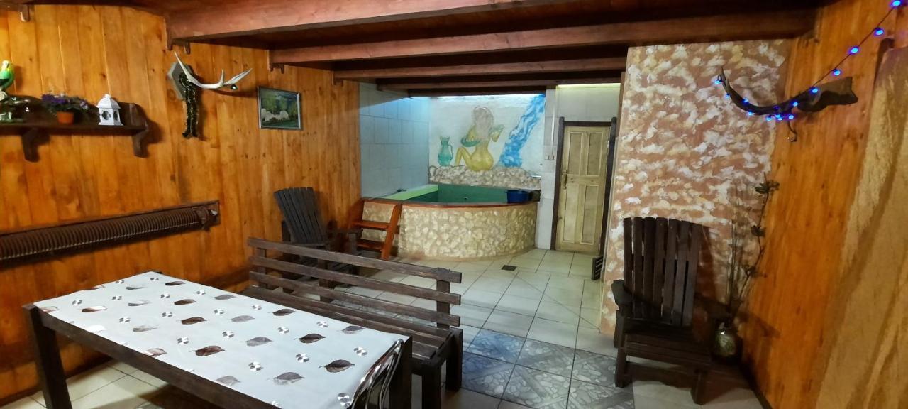 ホテルU Listochka Bereza エクステリア 写真