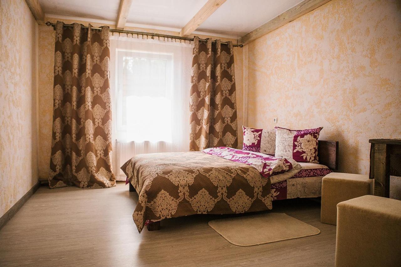 ホテルU Listochka Bereza エクステリア 写真
