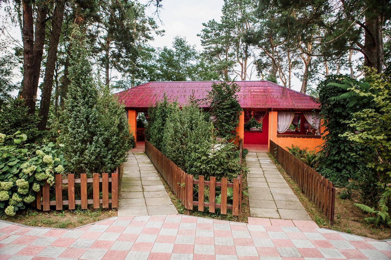 ホテルU Listochka Bereza エクステリア 写真